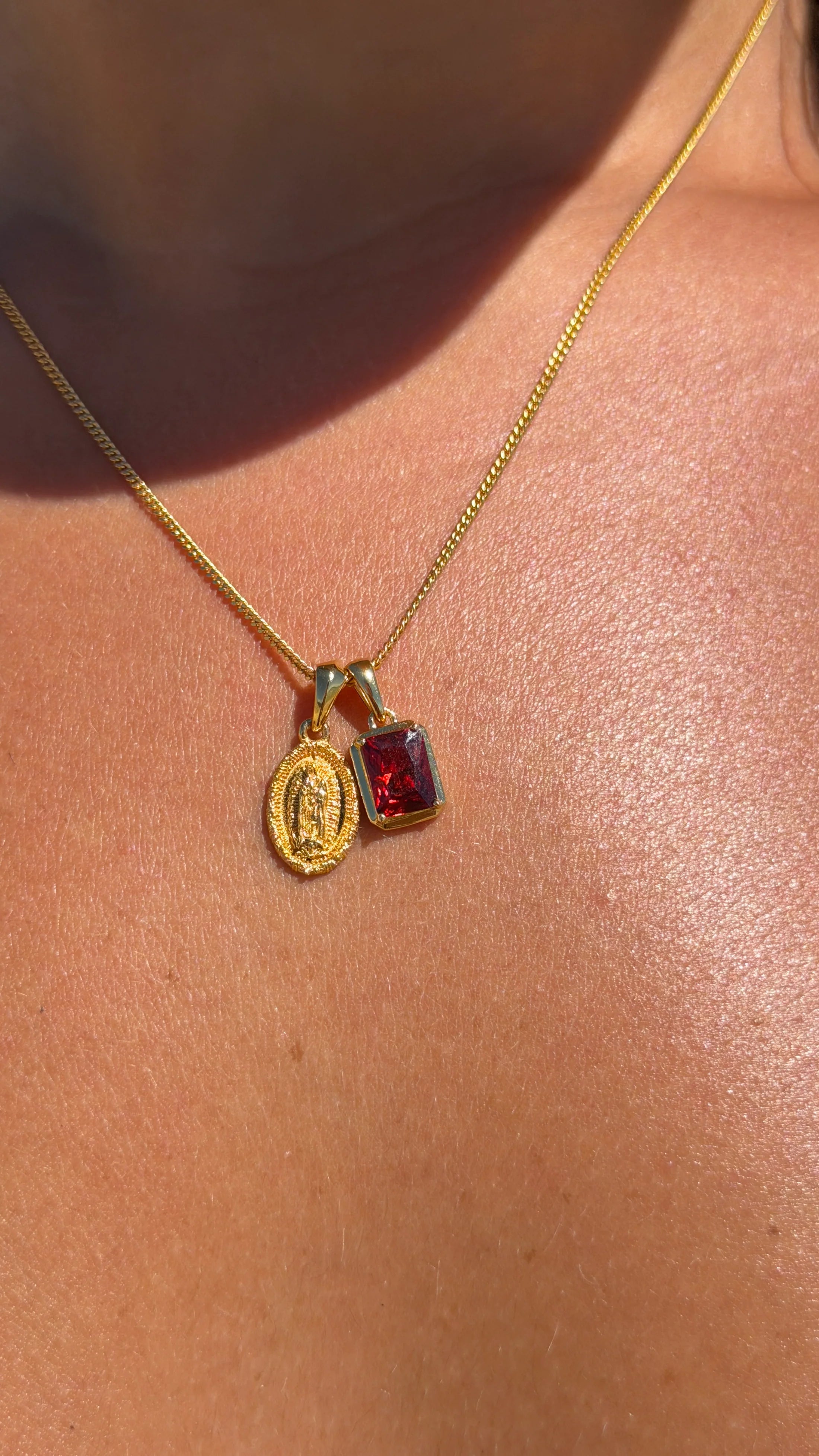 Mini Guadalupe x Lisbon red stone stack - Gold
